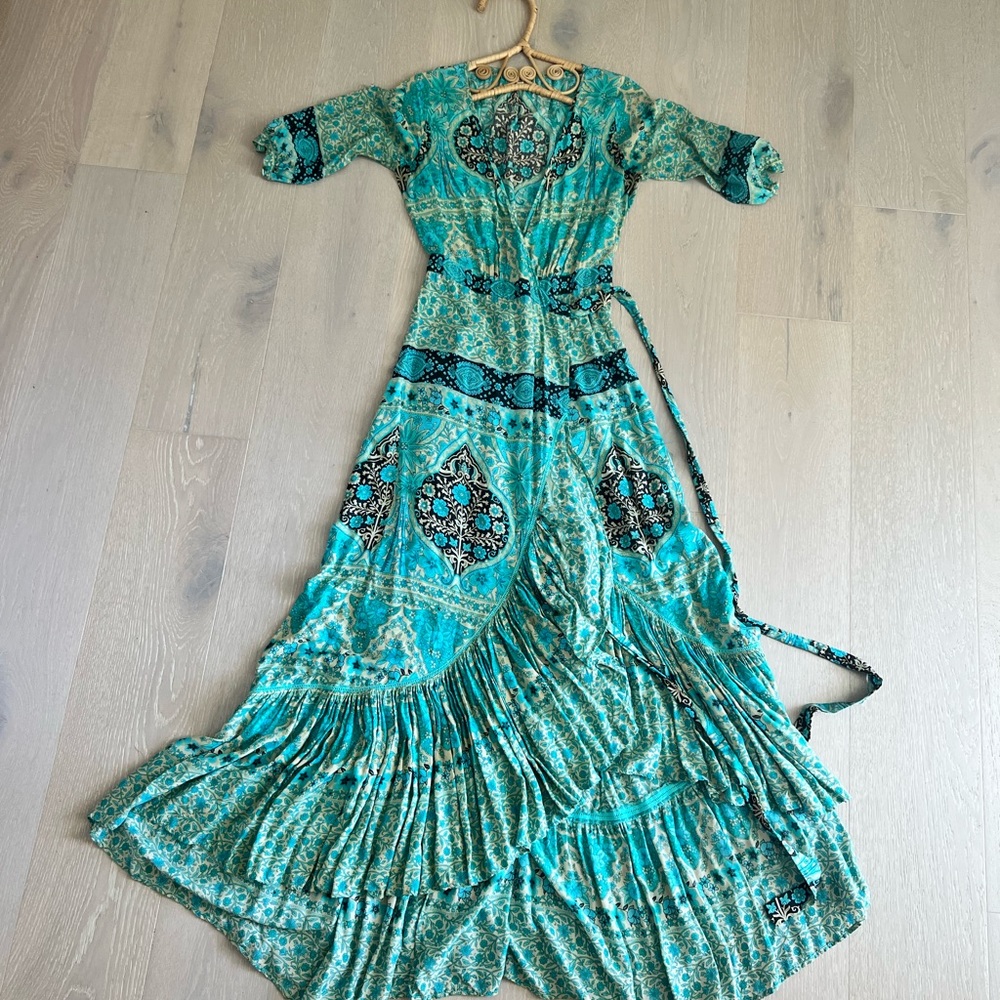 Spell Aloha Fox Gown size Small